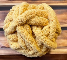 2.21.25, Friday 6:00 pm, Cozy Hand Knit Blanket EVENING CLASS