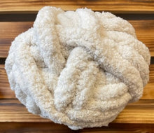 2.21.25, Friday 6:00 pm, Cozy Hand Knit Blanket EVENING CLASS